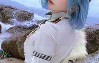 说好的比基尼，特软儿Sona却cos成了度假海滩的灵魂自由？原图我忍了。