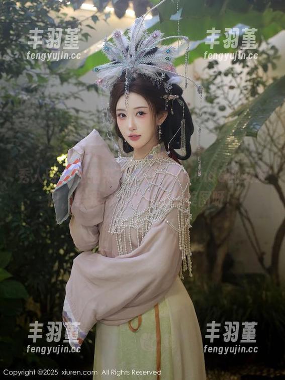 秀人网-LindaLinda 秀人网 - 私拍来了,LindaLinda的女友们,给我点上映秒杀的美图呀!