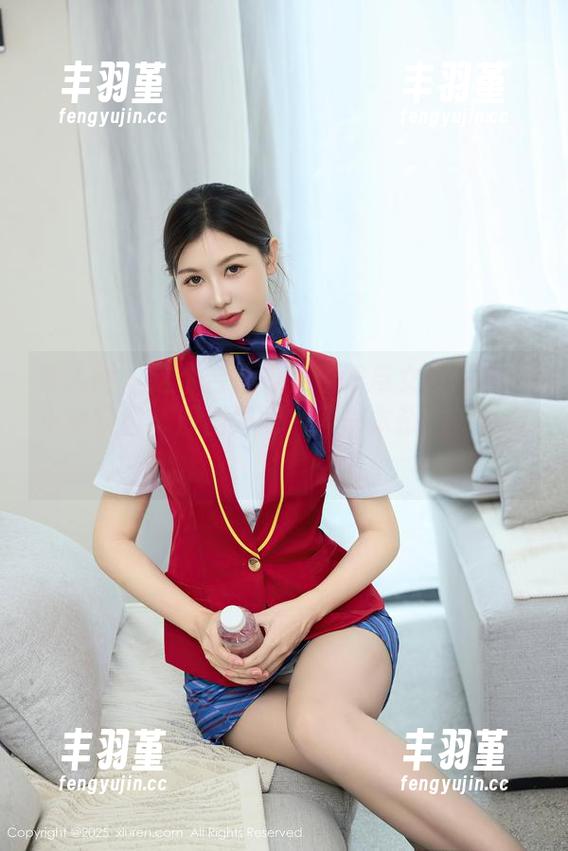 秀人网 - 这个合集是吴雪瑶与女友版本的小小宇宙，原图如同打开一本杂志，必看！