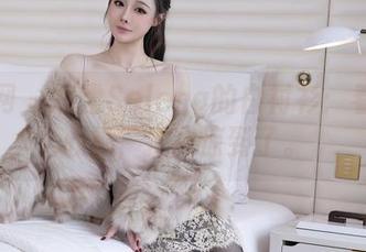 秀人网 - 娜露Selena的白衬衫：看这小心机，把我惊到了。