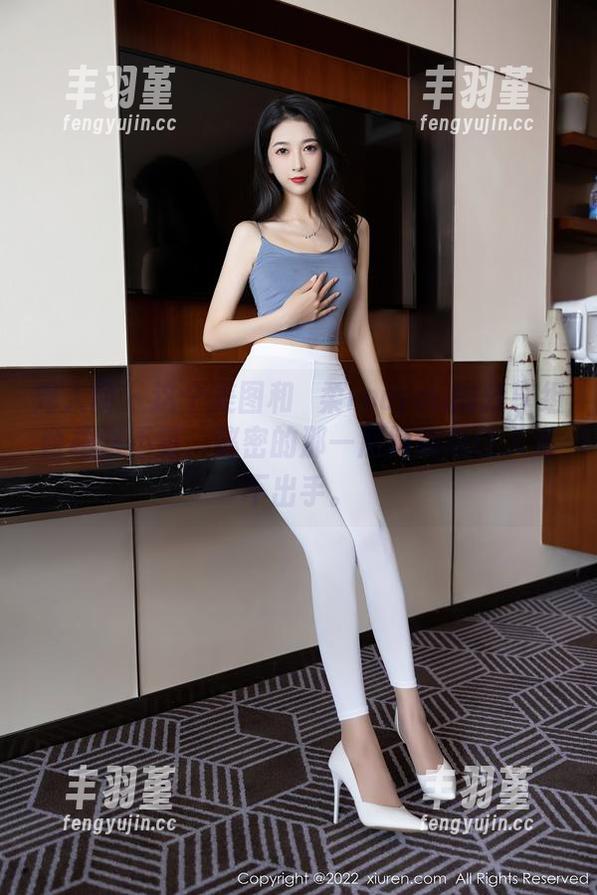 秀人网 - 这个美图和媃柔rourou的分享组合相当不错，秘密的那一层隐晦却让人递不出手。