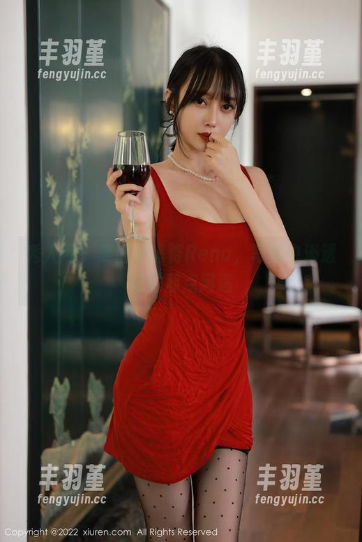 秀人网 - 夏日小海臀Rena，写真中渗透着的那点闲适
