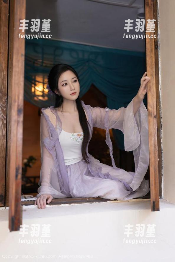 秀人网-杜viki 秀人网 - 杜viki夏天的图片:你能数得过来的沙滩上的脚印吗?