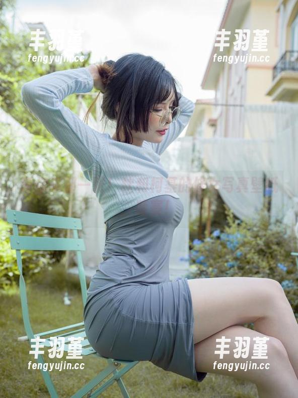 等你来那一张！秋和柯基的修女写真壁纸，哇塞！