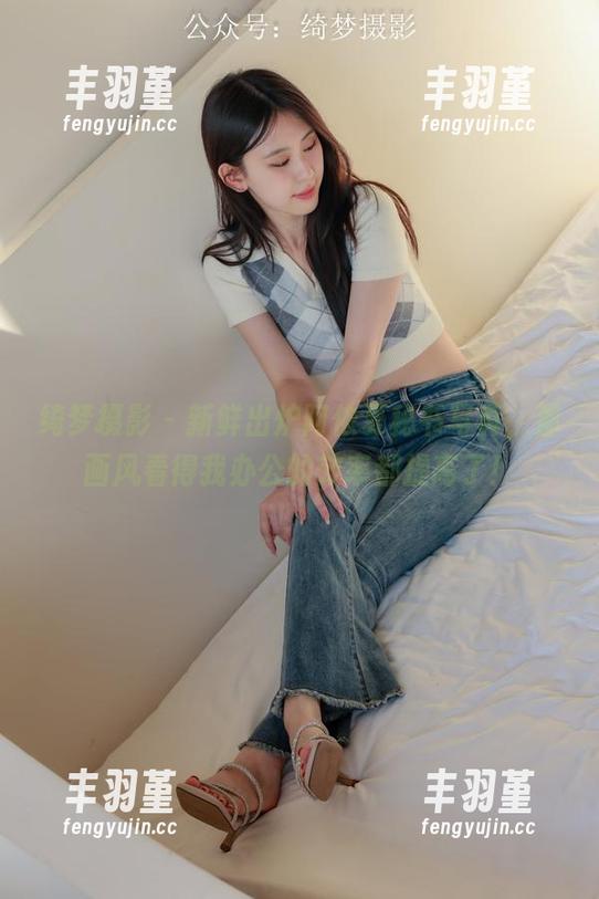 绮梦摄影 - 新鲜出炉阿依夏秘书写真，那画风看得我办公的效率都提高了！