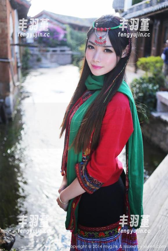 美媛馆 - 更新来了！唐琪儿穿的OL制服，原图别说上班，就是放假我也想穿上它，走上旺角大街！