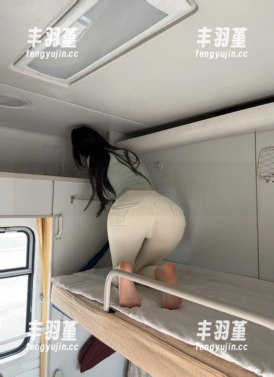 微密圈 - 脸红Dearie把我洗成白色，这作品太亮了，下载前请戴墨镜！