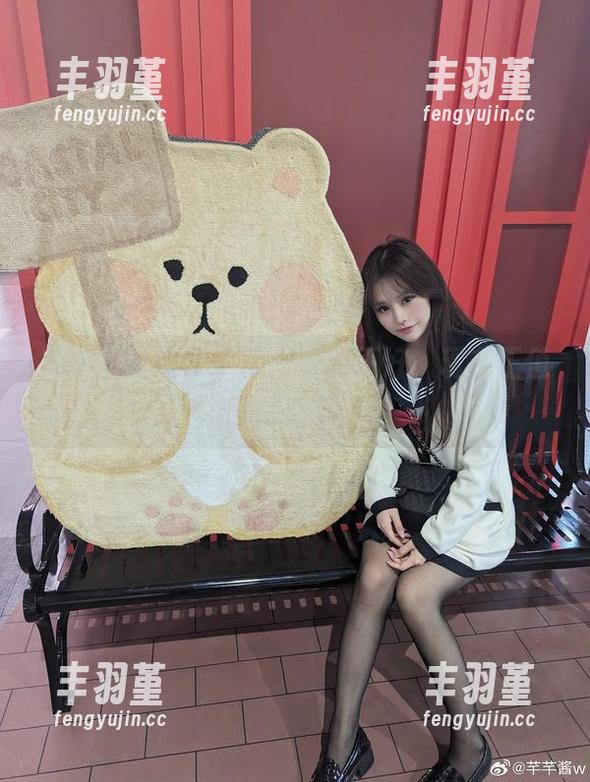 芊芊酱w的水手服，看着正好，现在正值回忆季节。
