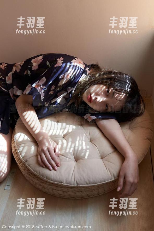 蜜桃社 - 精选美绪的裤里丝：这画面让我无意间妄想了很久。