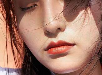 蜜桃社 - 免费的图册，萌美Moemi化身JK，对她的好奇越来越深，不禁想和她有点联系。