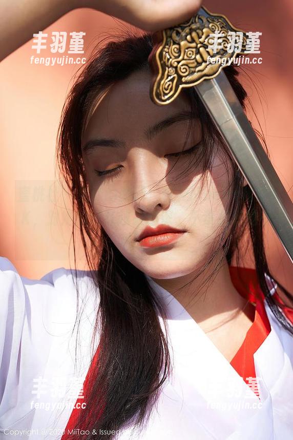 蜜桃社-萌美Moemi 蜜桃社 - 免费的图册,萌美Moemi化身JK,对她的好奇越来越深,不禁想和她有点联系。