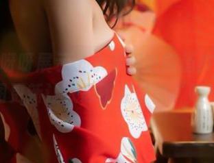 西呱呀呀呀展示了水手服也能俏皮可爱，新美图更新让人忍不住想说“啧啧”！