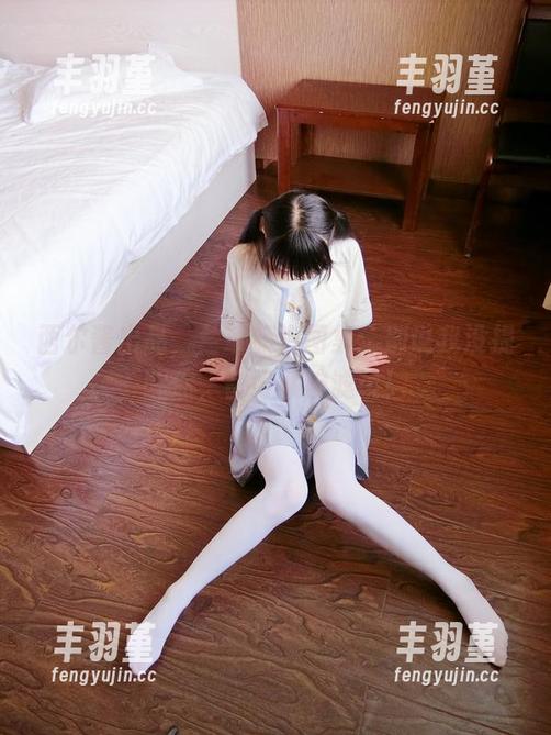 西尔酱出品，兰草旗袍图集：别说我没提醒你，备好颜控滤镜！