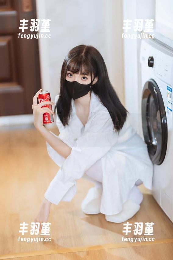 婚纱原图，一定要下决心配上壁纸，别让许岚LAN的美只在画面中游荡！