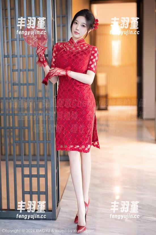 语画界 - 免费获取Cherry樱桃酱的图册，腿模界的塑料姐妹，点开就嗨！只要被吸引就好，理性又没办法。