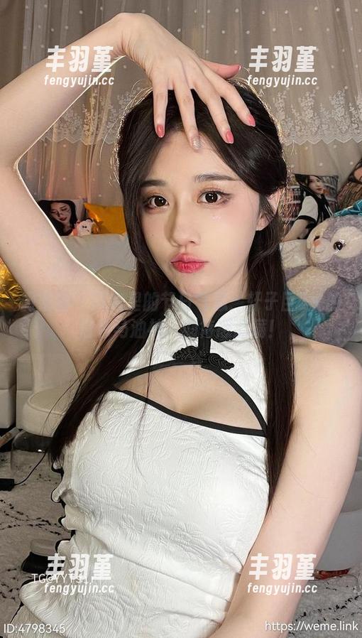 微密圈 - 图包里的节日气息：轩子巨2兔的白色马油袜，期待感满满！