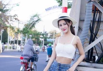 轰趴猫 - Ellie艾栗栗出镜，校服作品免费展现，总能戳中我的审美点！