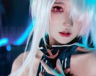 阿包也是兔娘打造的写真：在哪些次元遇见中二皇女菲谢尔