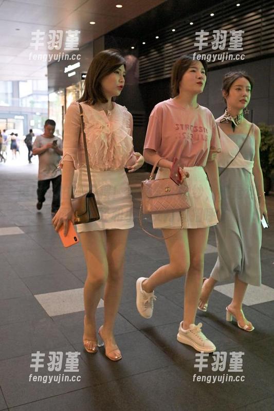 魔镜街拍 - 快搜！曼曼最新婚纱，感觉这些图片已经和小仙女打过招呼了